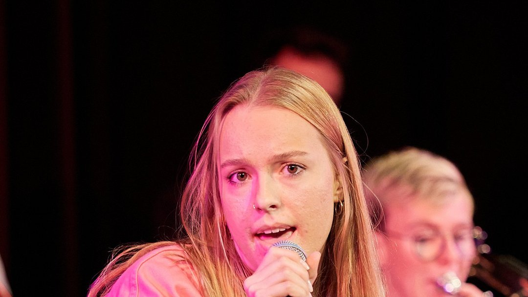 JPEG_-_2048px_fuer_Webanwendung_22-09-02_Jazzorchester_Loewensaal_068