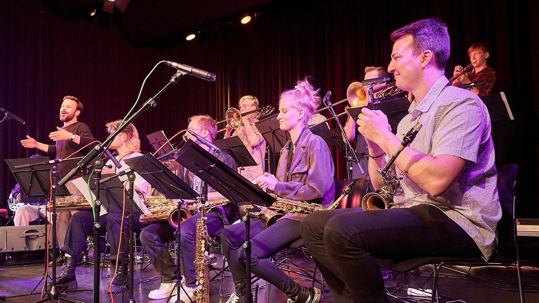 JPEG_-_2048px_fuer_Webanwendung_22-09-02_Jazzorchester_Loewensaal_041