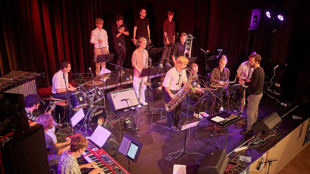 JPEG_-_2048px_fuer_Webanwendung_22-09-02_Jazzorchester_Loewensaal_036